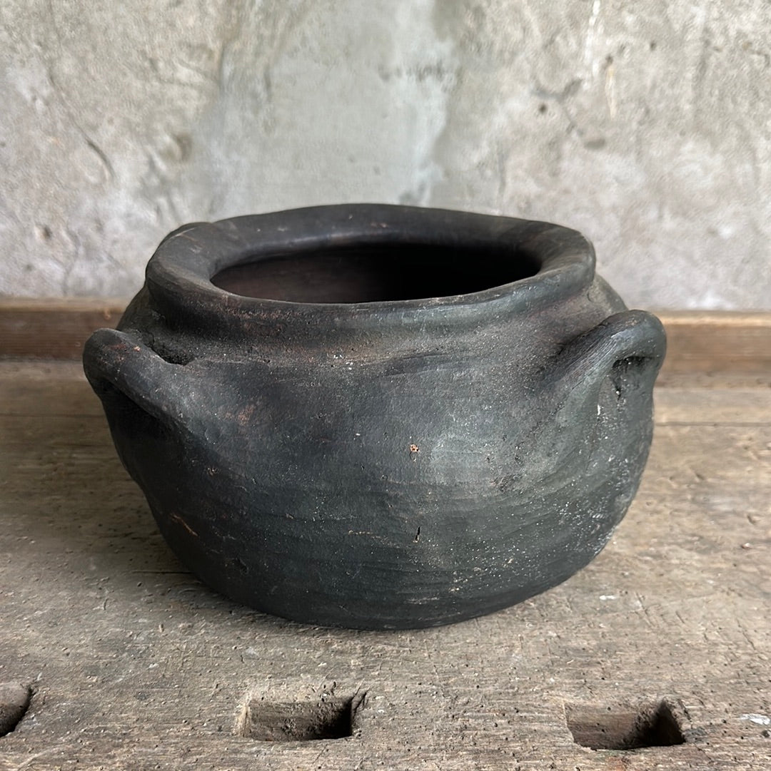 Black Pottery
